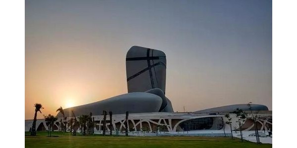 近10萬(wàn)節(jié)鋼管組成5個(gè)“大石頭”，壕氣滿(mǎn)滿(mǎn)還得是沙特！