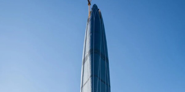 浙江第一高樓完成“穿衣”，形如蓮花