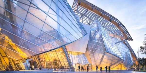 瘋狂的蓋里！ | “不銹鋼龍卷風” Luma Arles藝術(shù)中心立面完工！