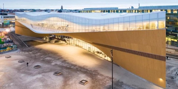 史上最不務(wù)正業(yè)圖書館，燒了7.5億成遛娃場地，人們卻說這錢花得值？