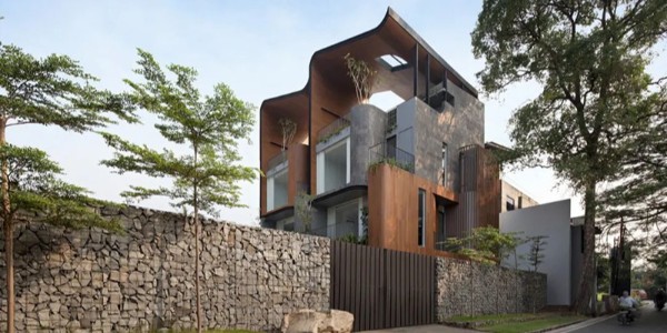 住在自然里，而不是旁邊，把后院搬上屋頂，這才是生活的進階美學！