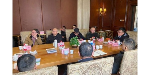 成都新農(nóng)村建設(shè)服務(wù)業(yè)發(fā)展論壇交流會成功舉辦！胡林副會長的專題分享與蔣美榮會長總結(jié)！