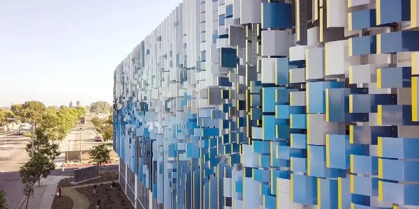 這5個(gè)表皮設(shè)計(jì)，美得很有趣！