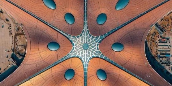 中國(guó)這個(gè)超級(jí)工程，震驚了全球！有63個(gè)天安門(mén)廣場(chǎng)大，卻只有8根柱子