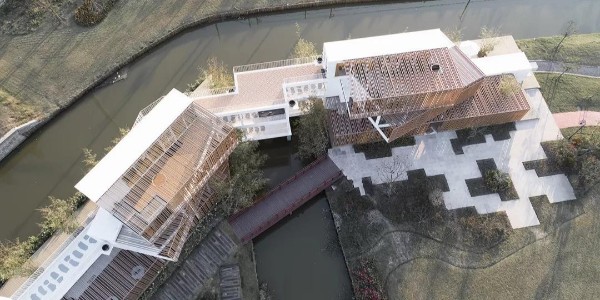 他設(shè)計(jì)的集裝箱改造房，虛實(shí)之間太好了。